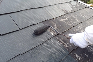 屋根の塗装で使用する塗料の種類や選ぶときのポイントとは？詳しくご紹介