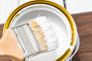 外壁の塗装の臭いの正体と、臭いを回避する方法を丁寧に解説